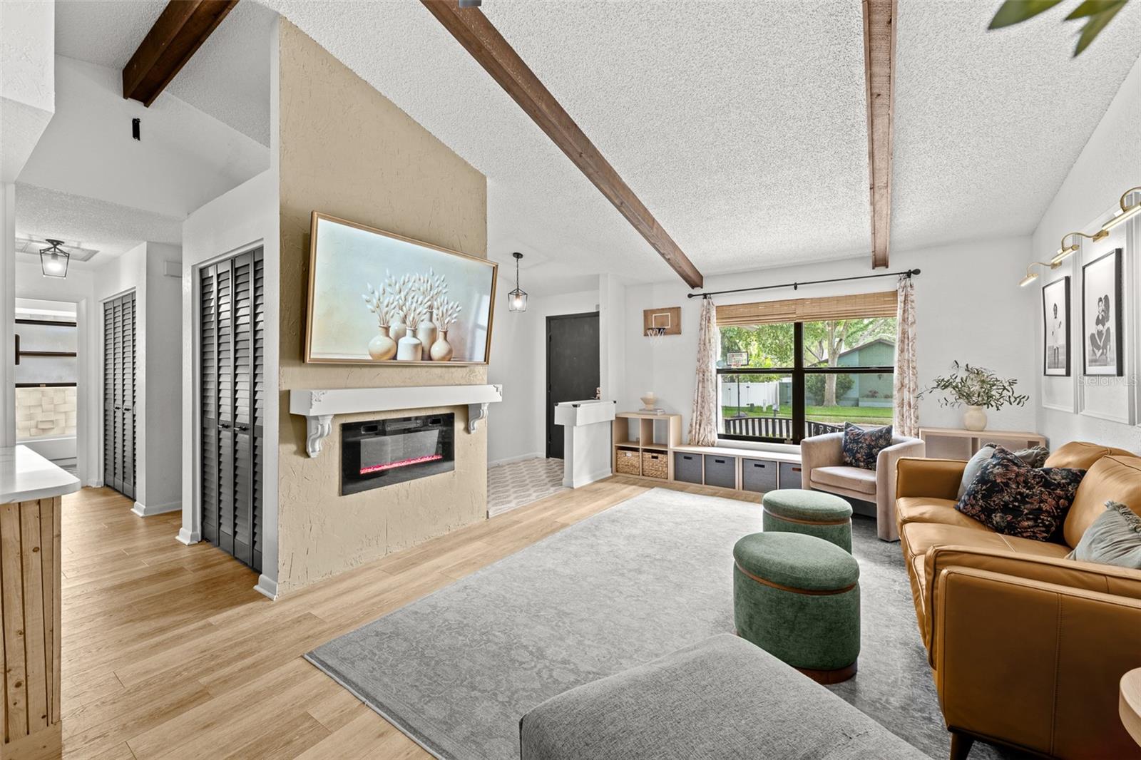 LAKE VALENCIA - - Residential