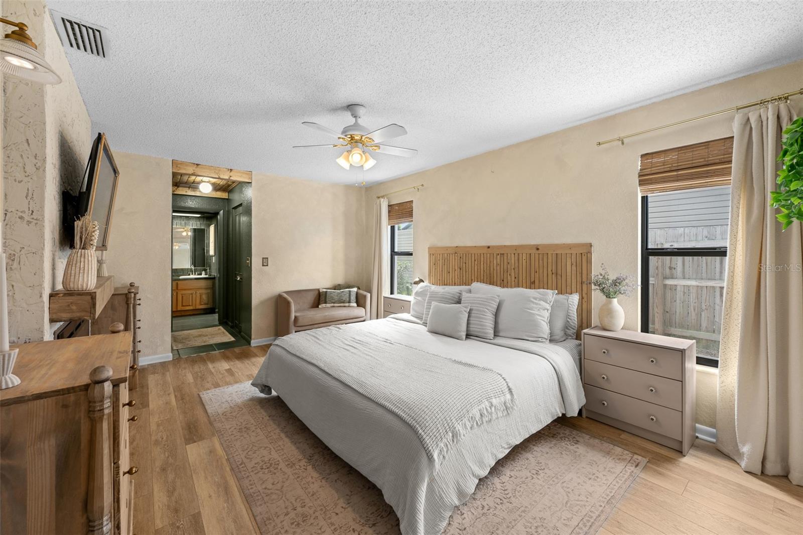 LAKE VALENCIA - - Residential