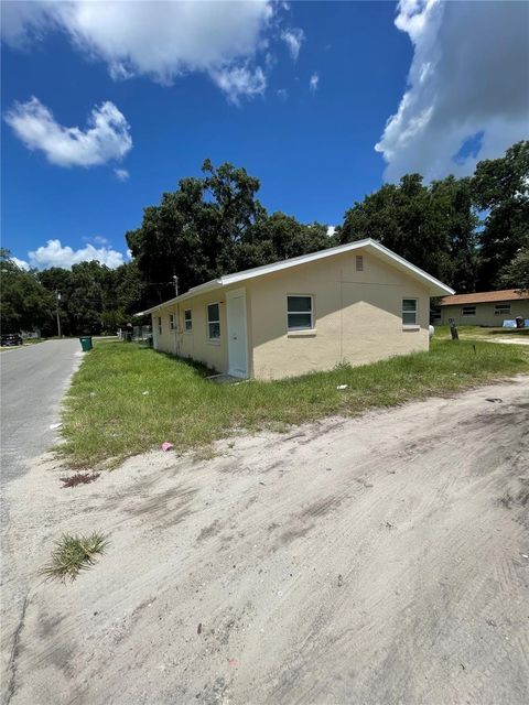 Photo of 403 Terry Street, Wildwood, FL 34785 (MLS # S5141198)