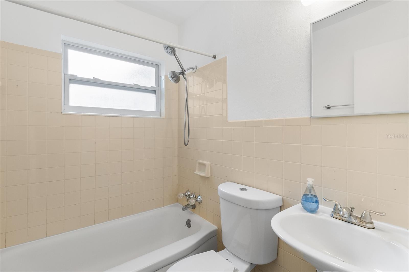 MAINE SUB - Residential Lease