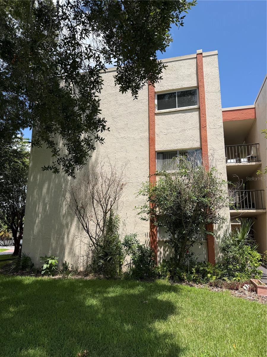 1130 N LAKE PARKER AVENUE C229