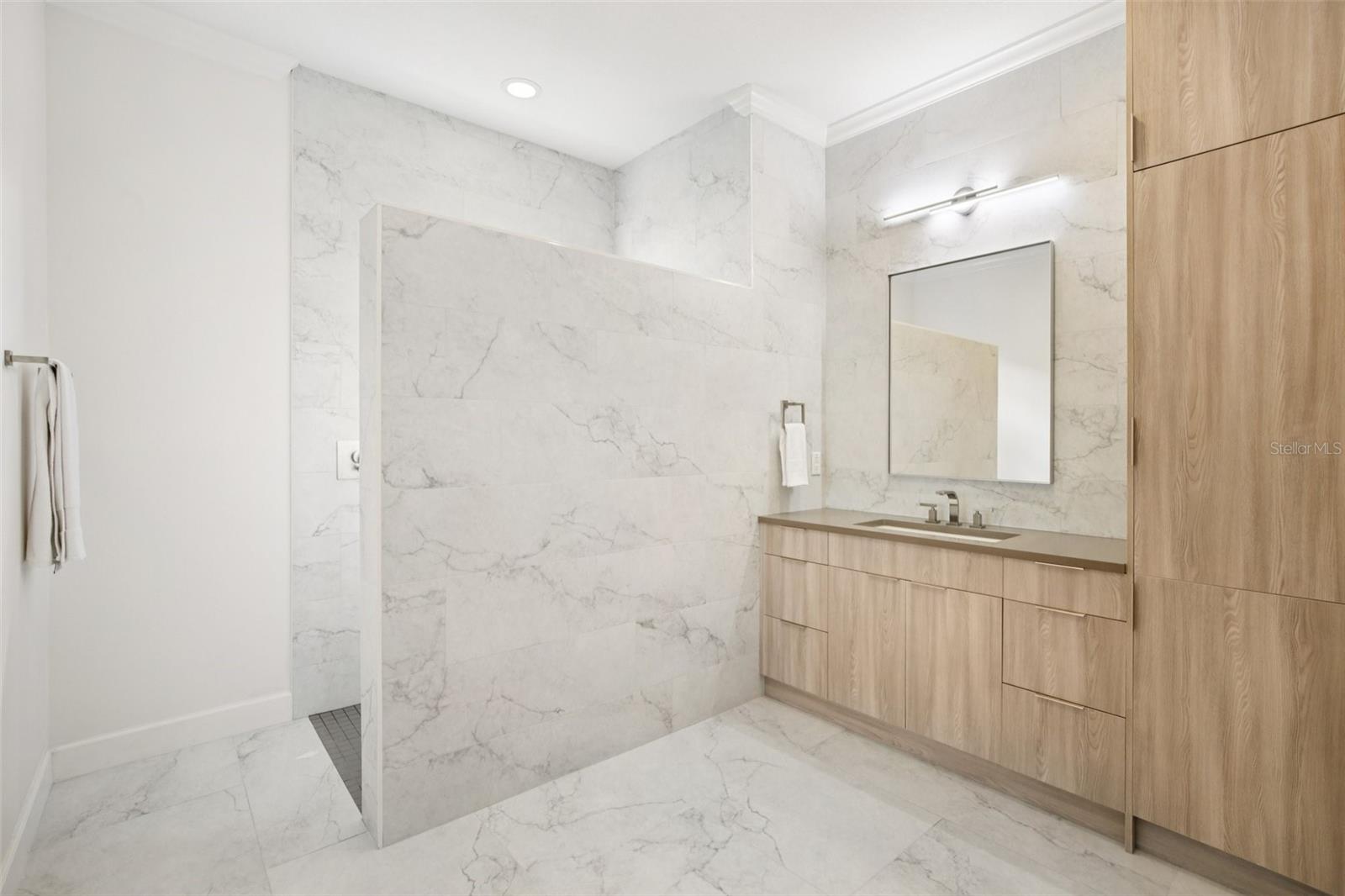 SARASOTA NATIONAL - Residential