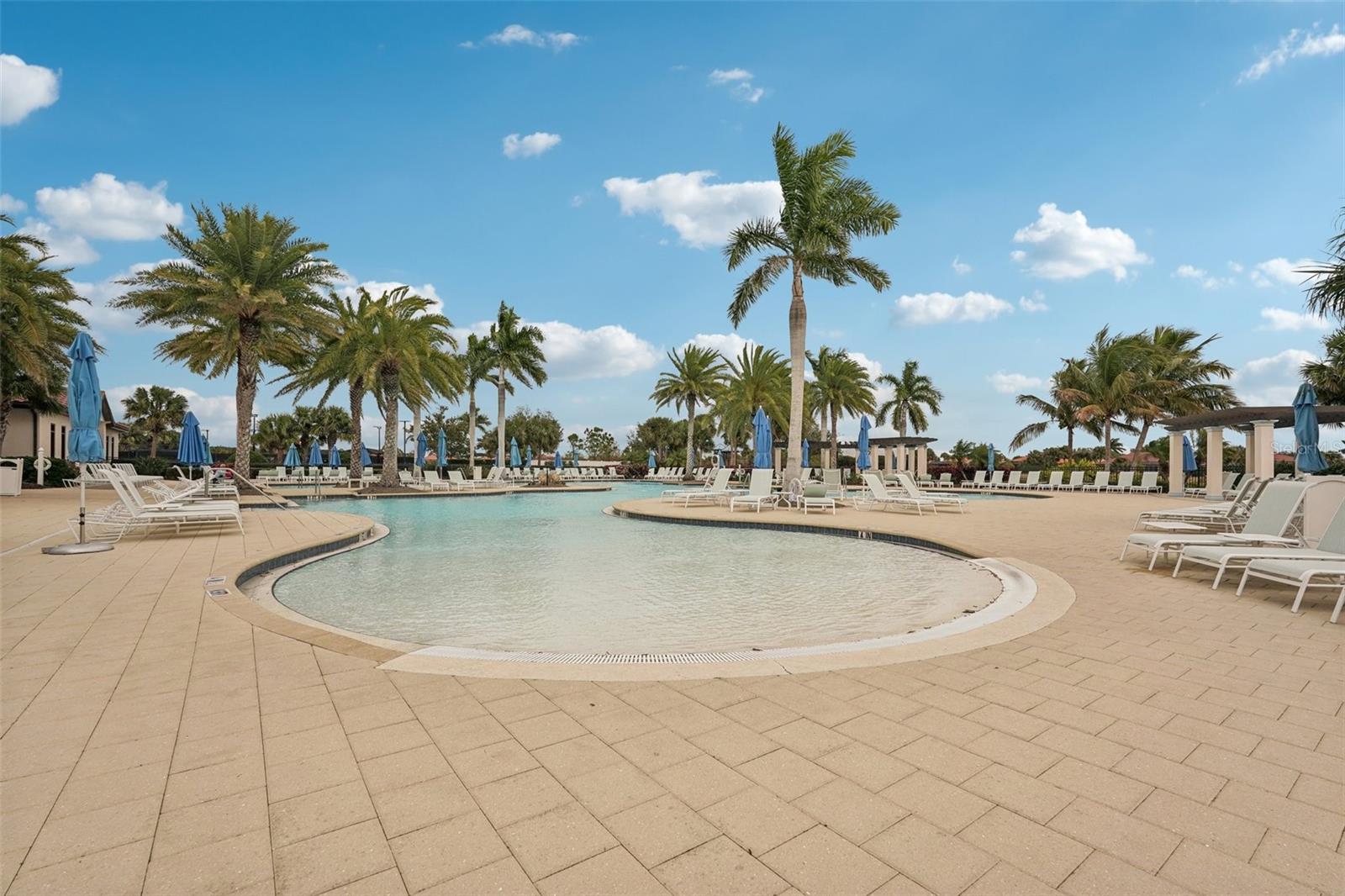 SARASOTA NATIONAL - Residential