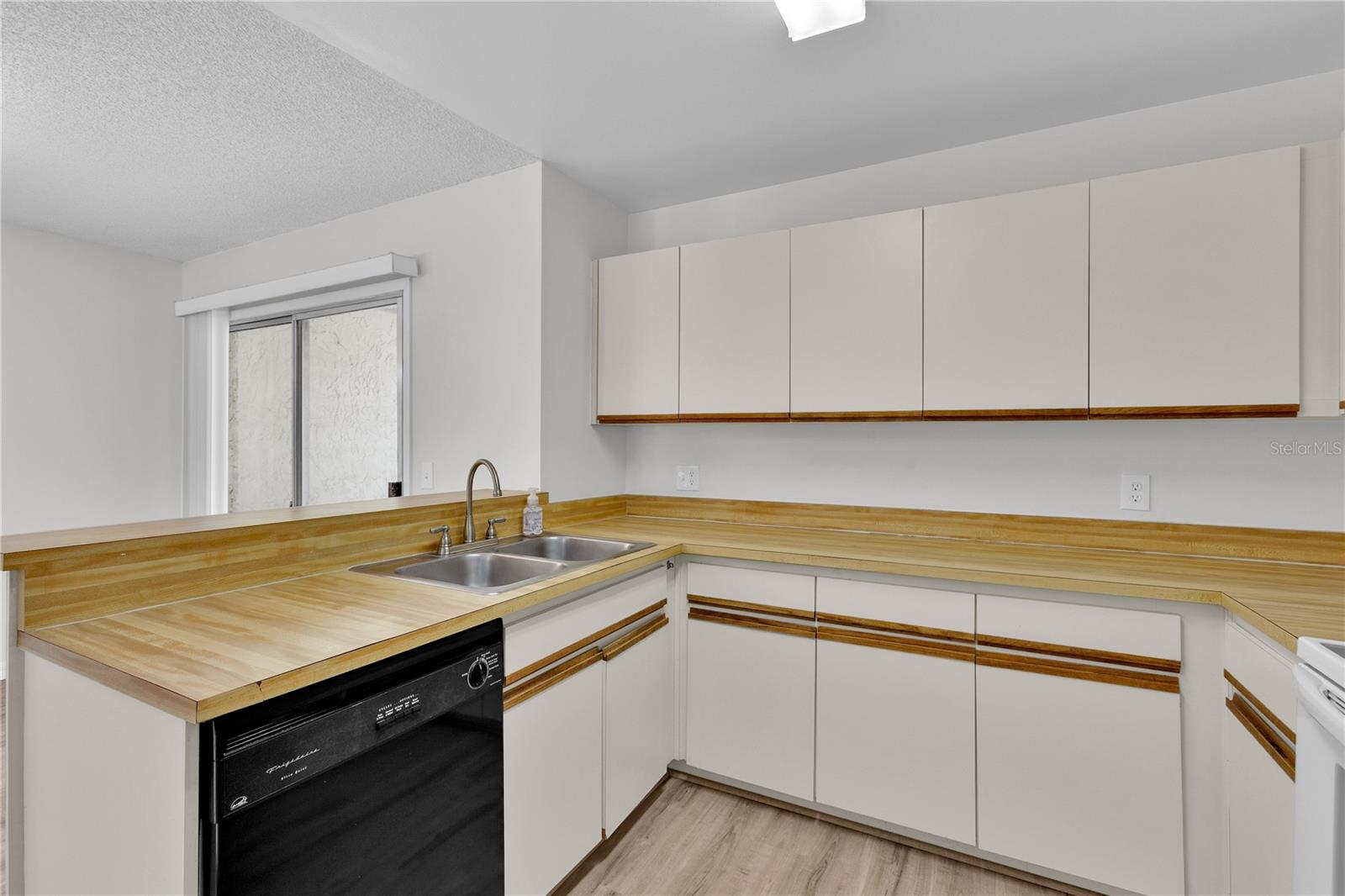 VILLAGE GROVE PH 02 - Residential