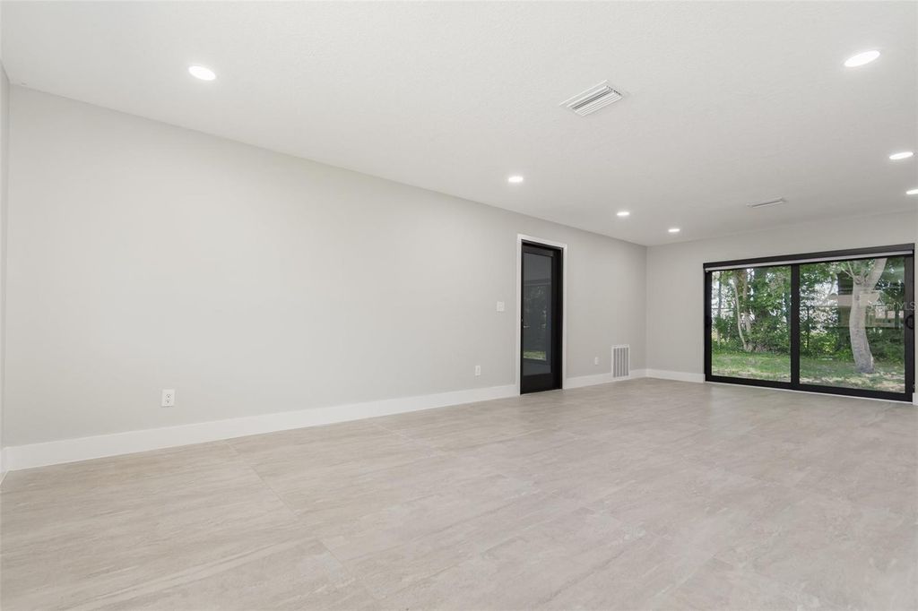 Photo of 539 S Keech Street, Daytona Beach, FL 32114 (MLS # O6330541)