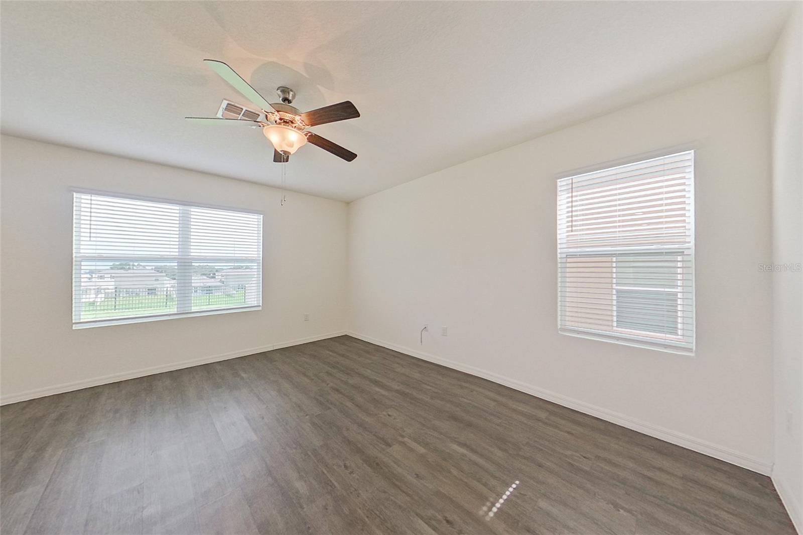 LAKE GRIFFIN RESERVE - Residential Lease