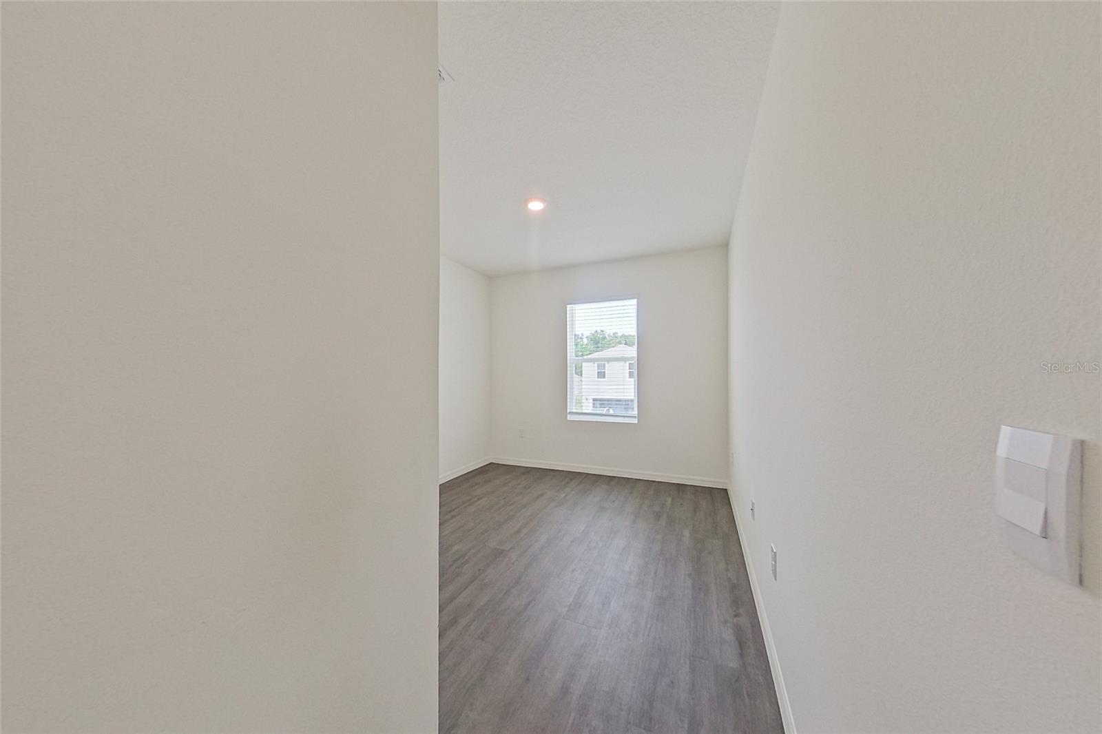 LAKE GRIFFIN RESERVE - Residential Lease