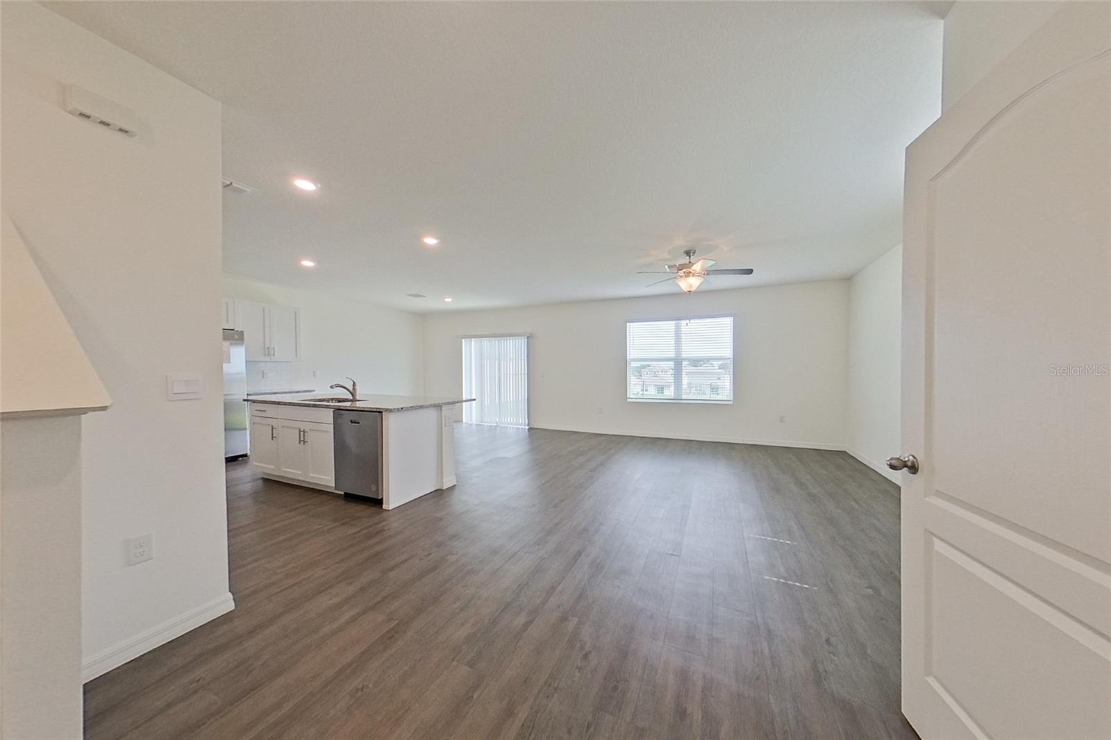 LAKE GRIFFIN RESERVE - Residential Lease