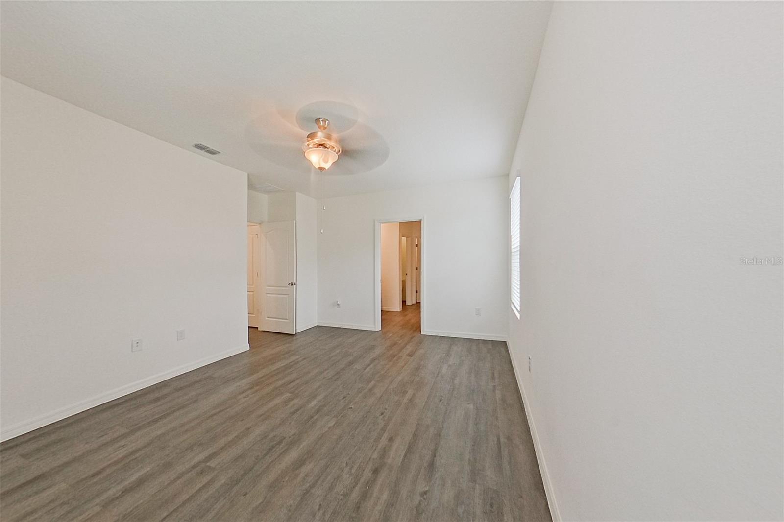 LAKE GRIFFIN RESERVE - Residential Lease