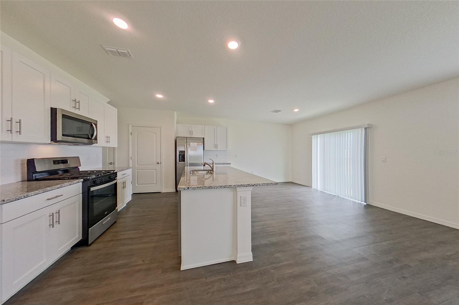 LAKE GRIFFIN RESERVE - Residential Lease