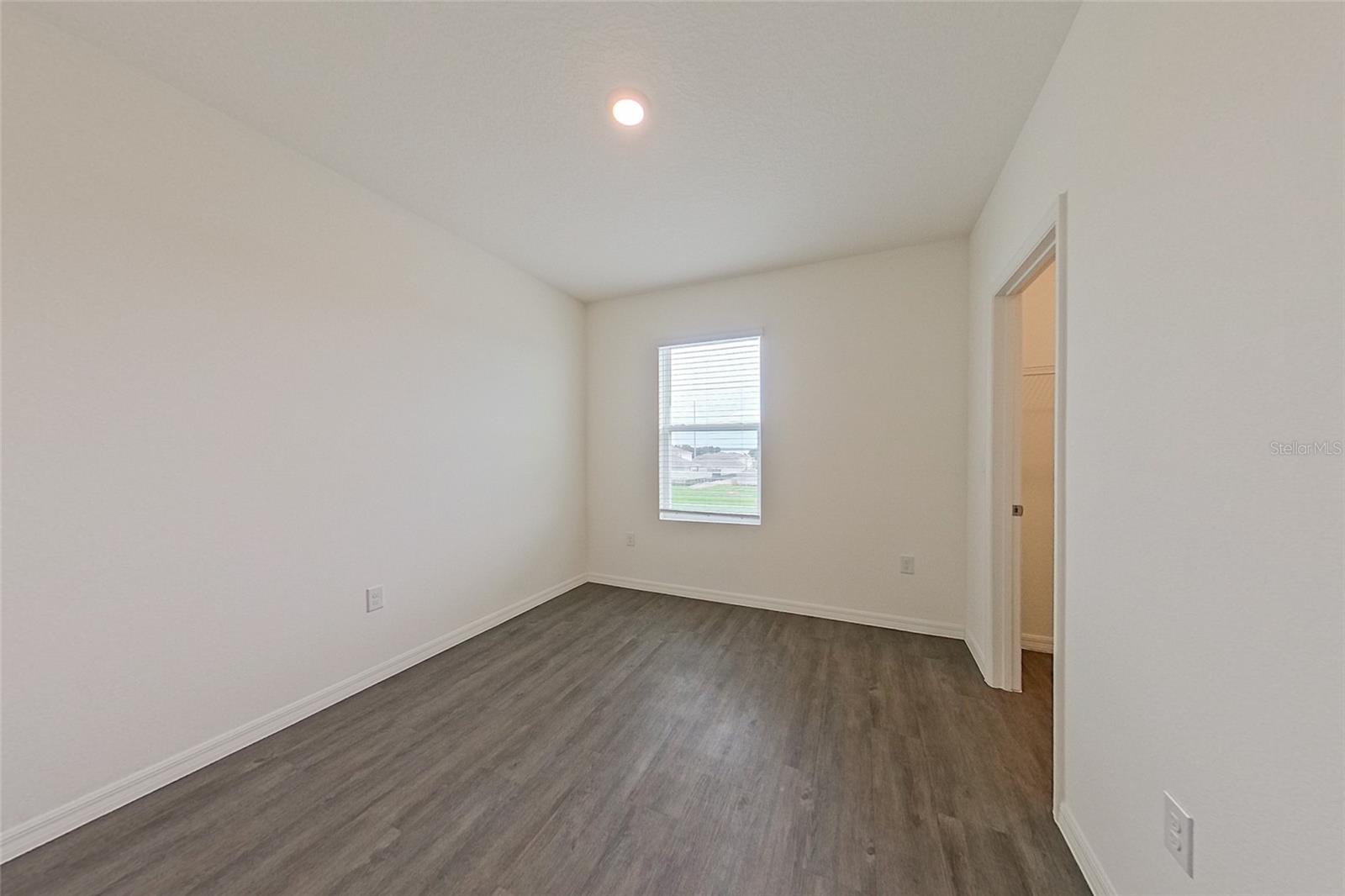 LAKE GRIFFIN RESERVE - Residential Lease