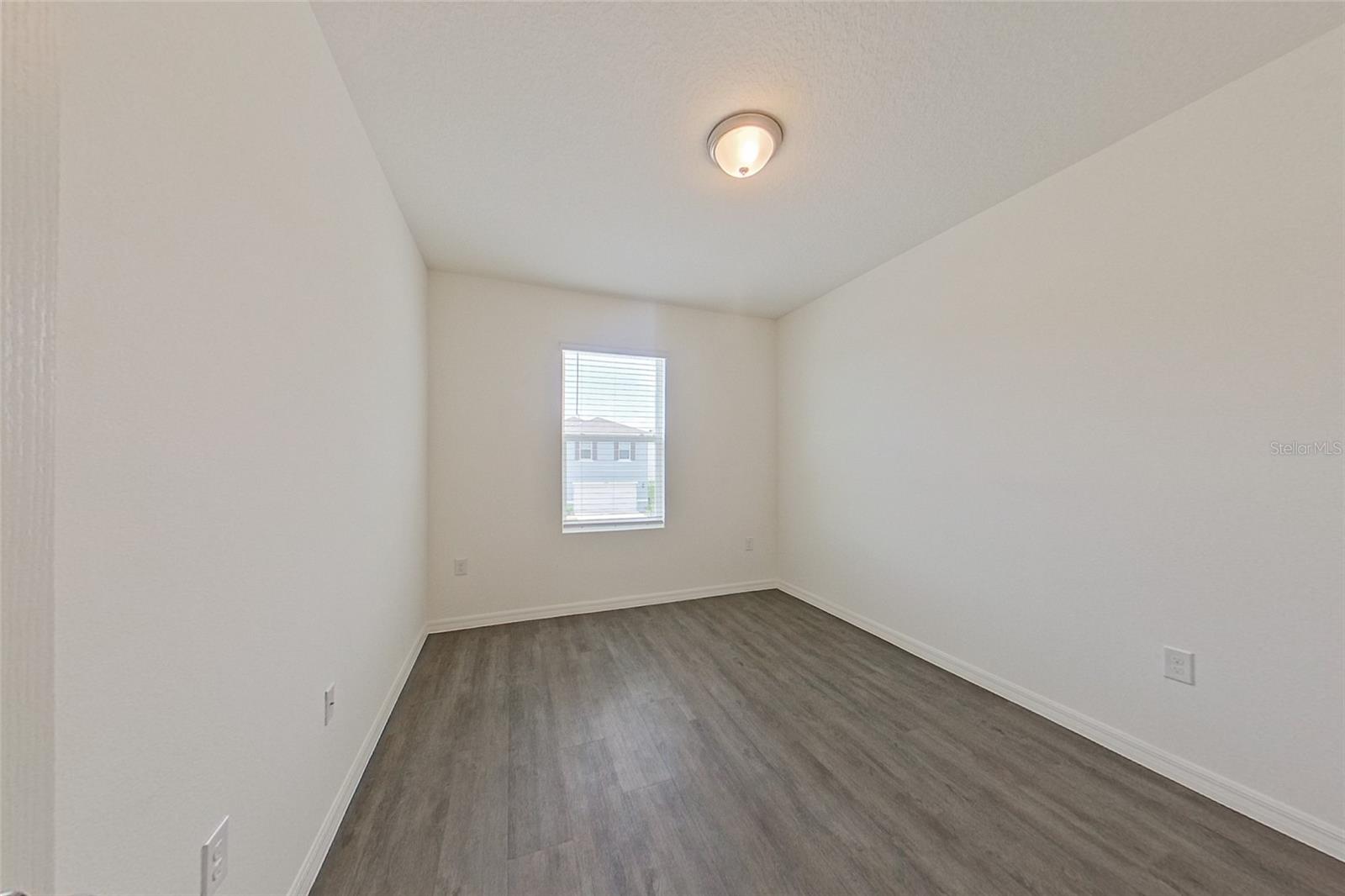 LAKE GRIFFIN RESERVE - Residential Lease