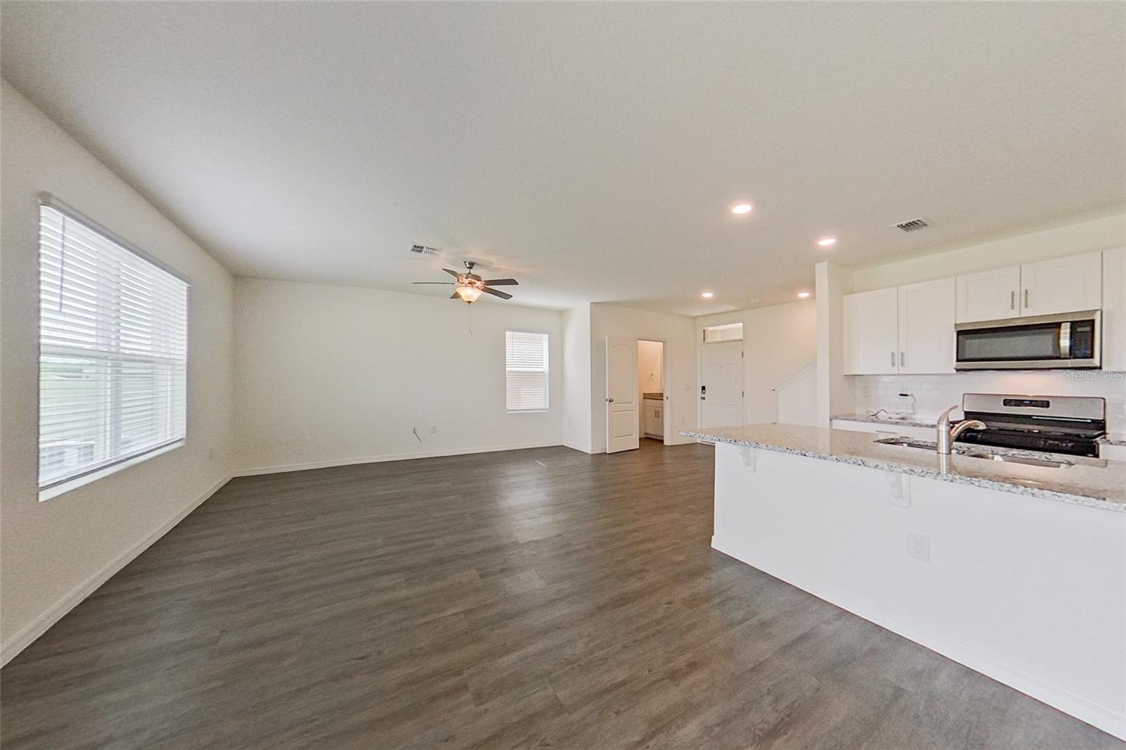 LAKE GRIFFIN RESERVE - Residential Lease