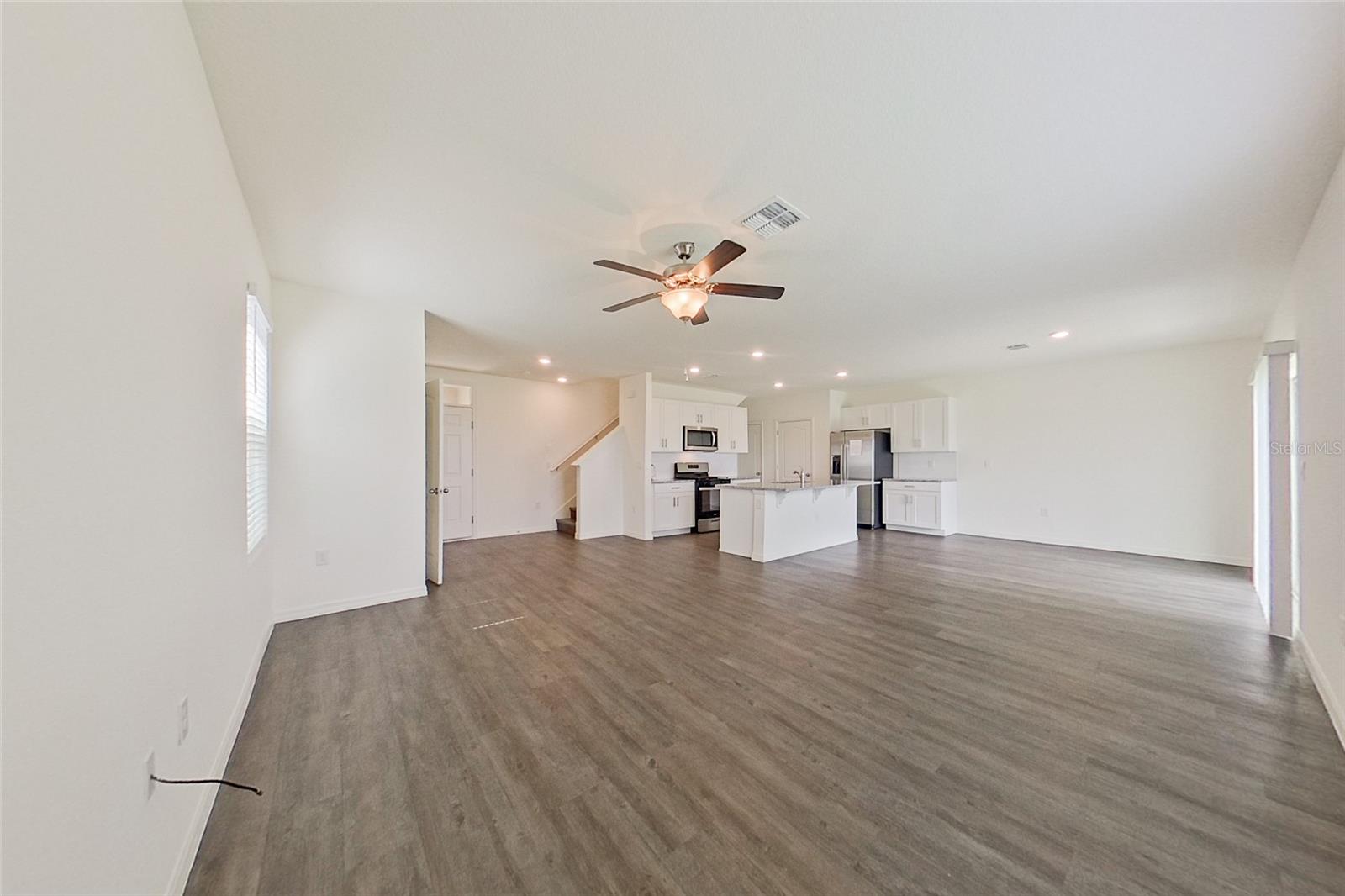 LAKE GRIFFIN RESERVE - Residential Lease