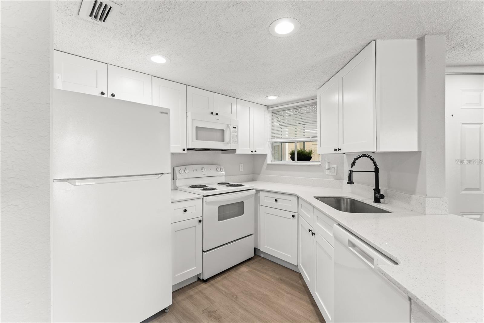 1932 LAKE ATRIUMS CIRCLE 69