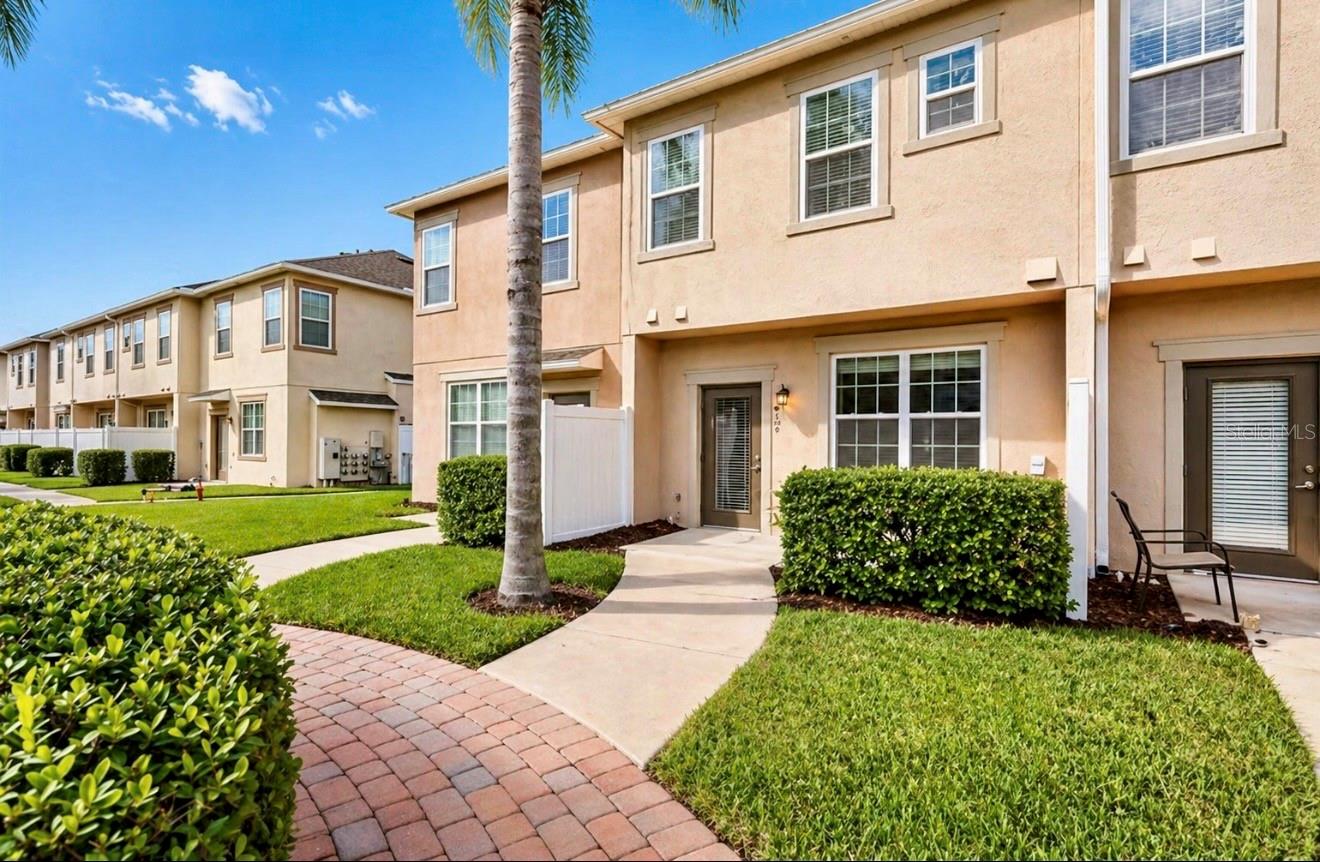 LAKESIDE VILLAS CONDO - Residential Lease