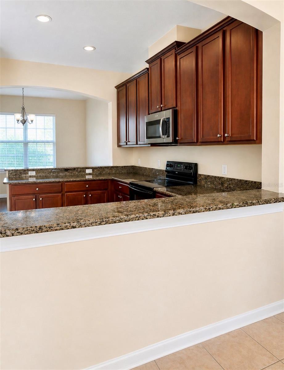 LAKESIDE VILLAS CONDO - Residential Lease
