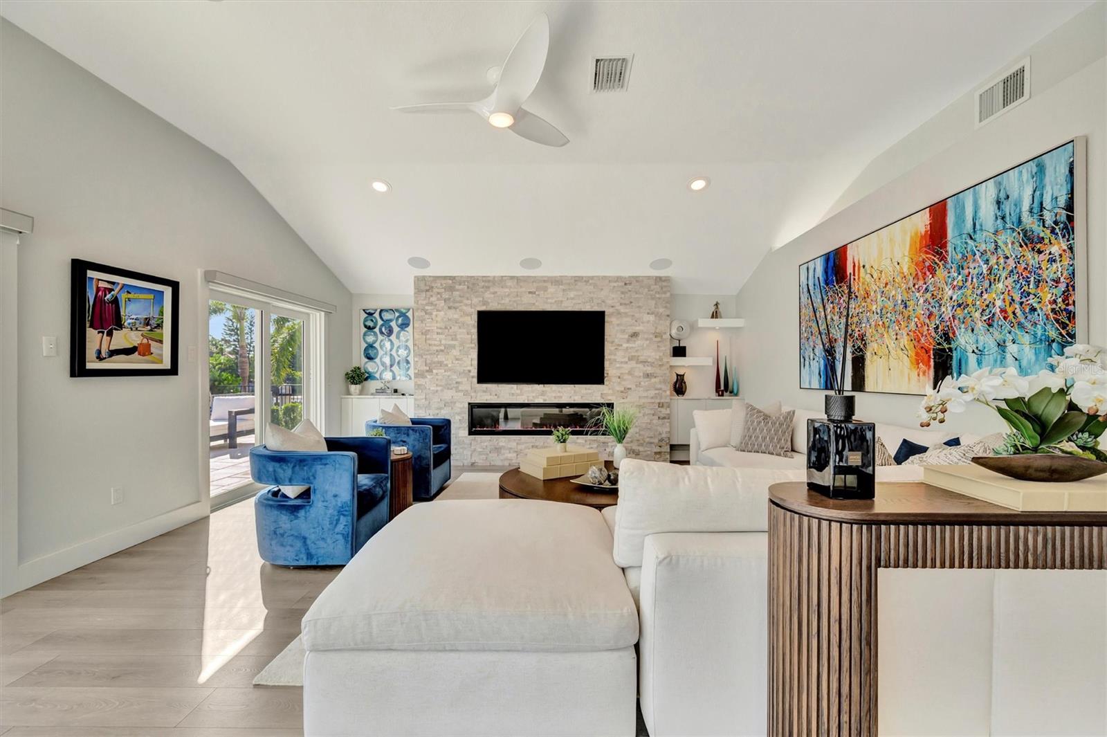 VENETIAN ISLES - Residential