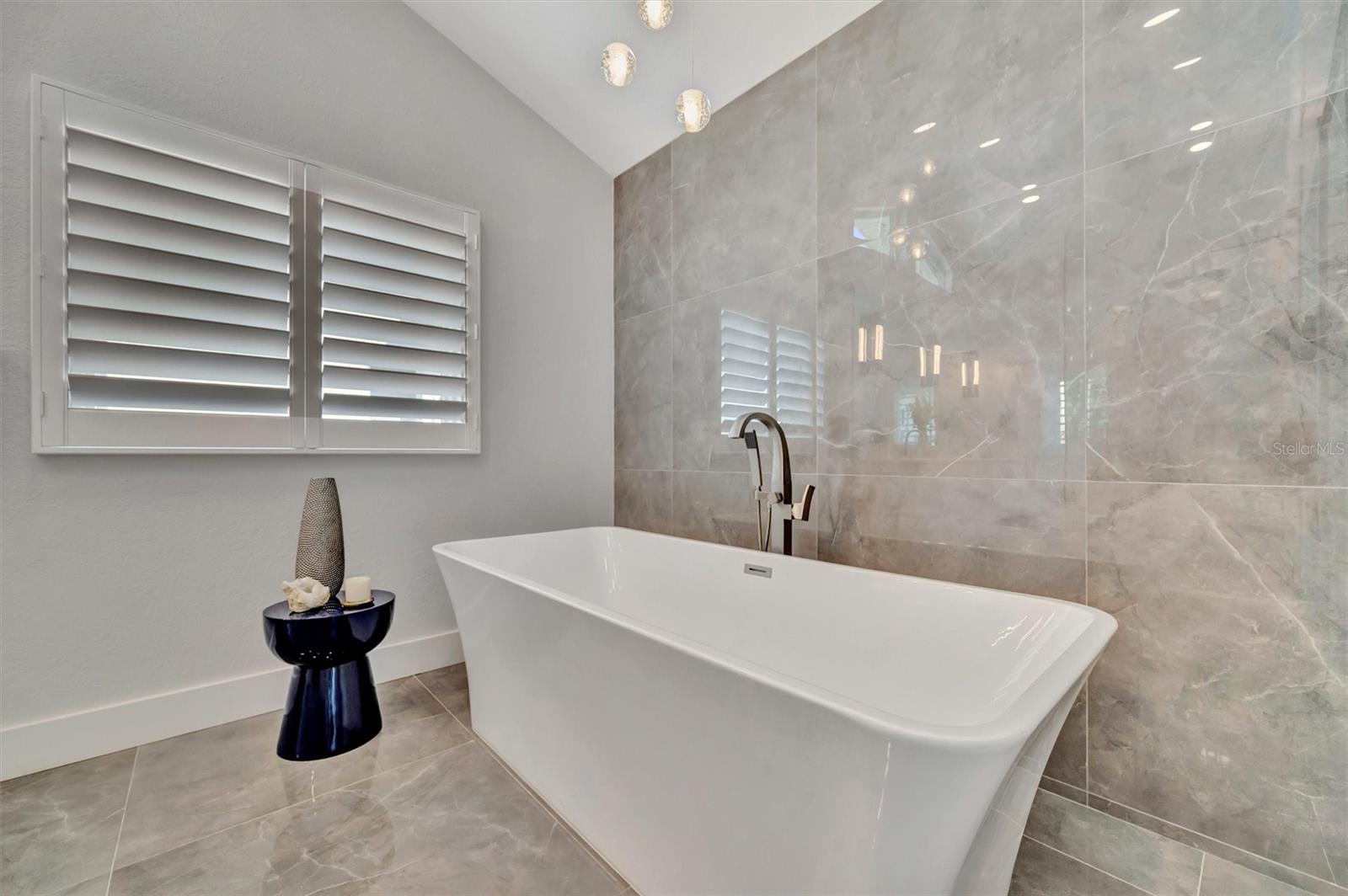 VENETIAN ISLES - Residential