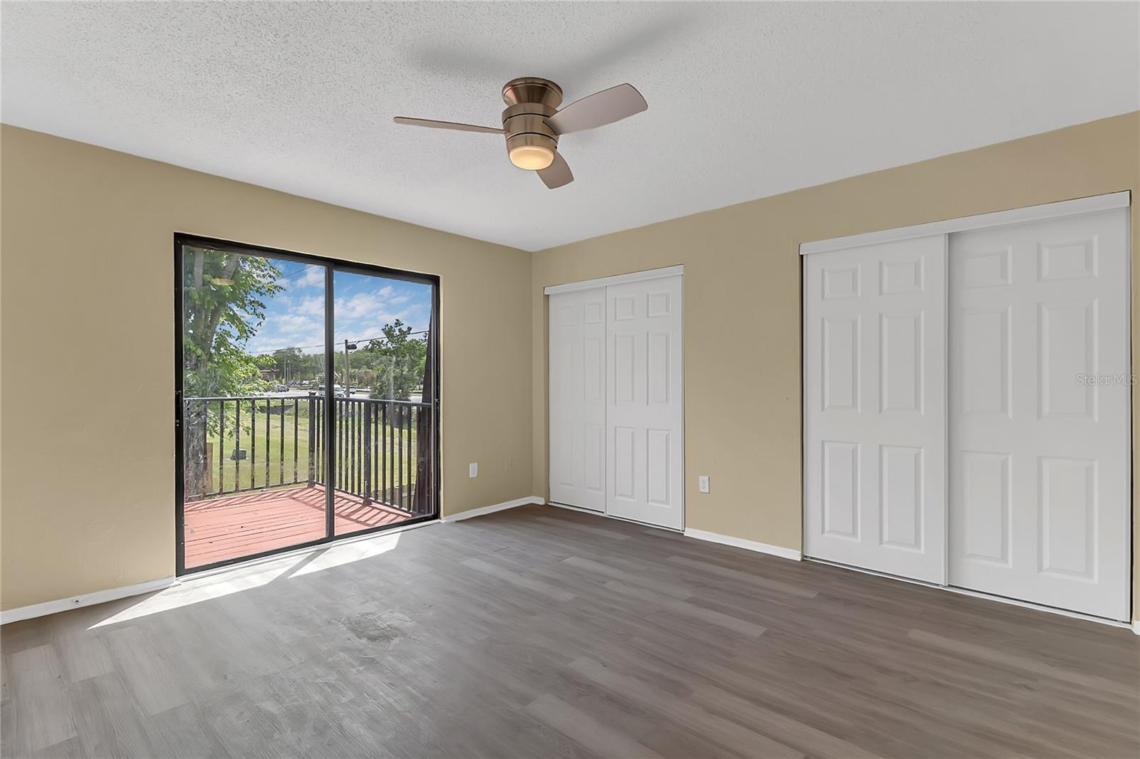 SPRINGWOD SQUARE - Residential