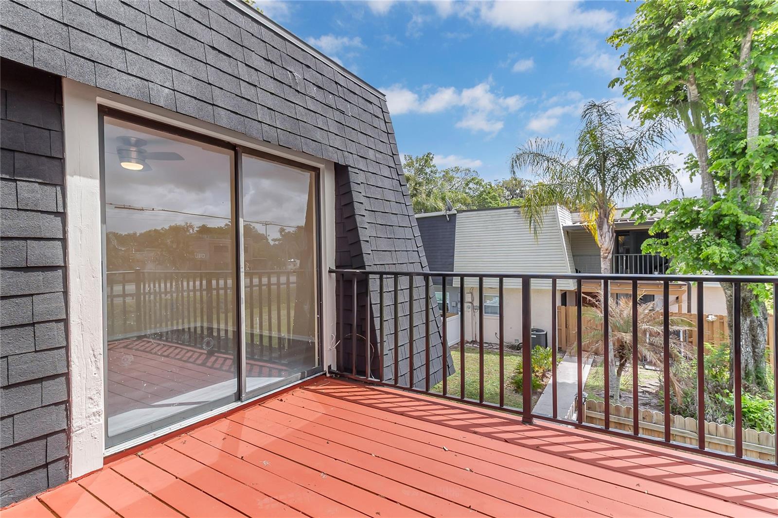 SPRINGWOD SQUARE - Residential