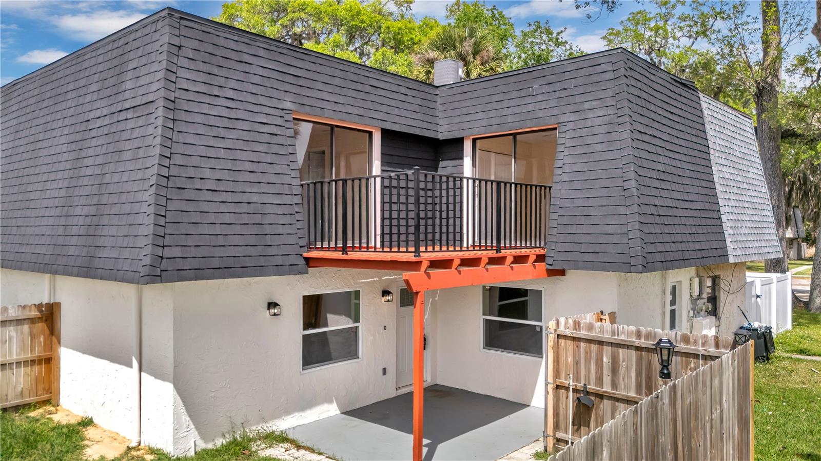 SPRINGWOD SQUARE - Residential