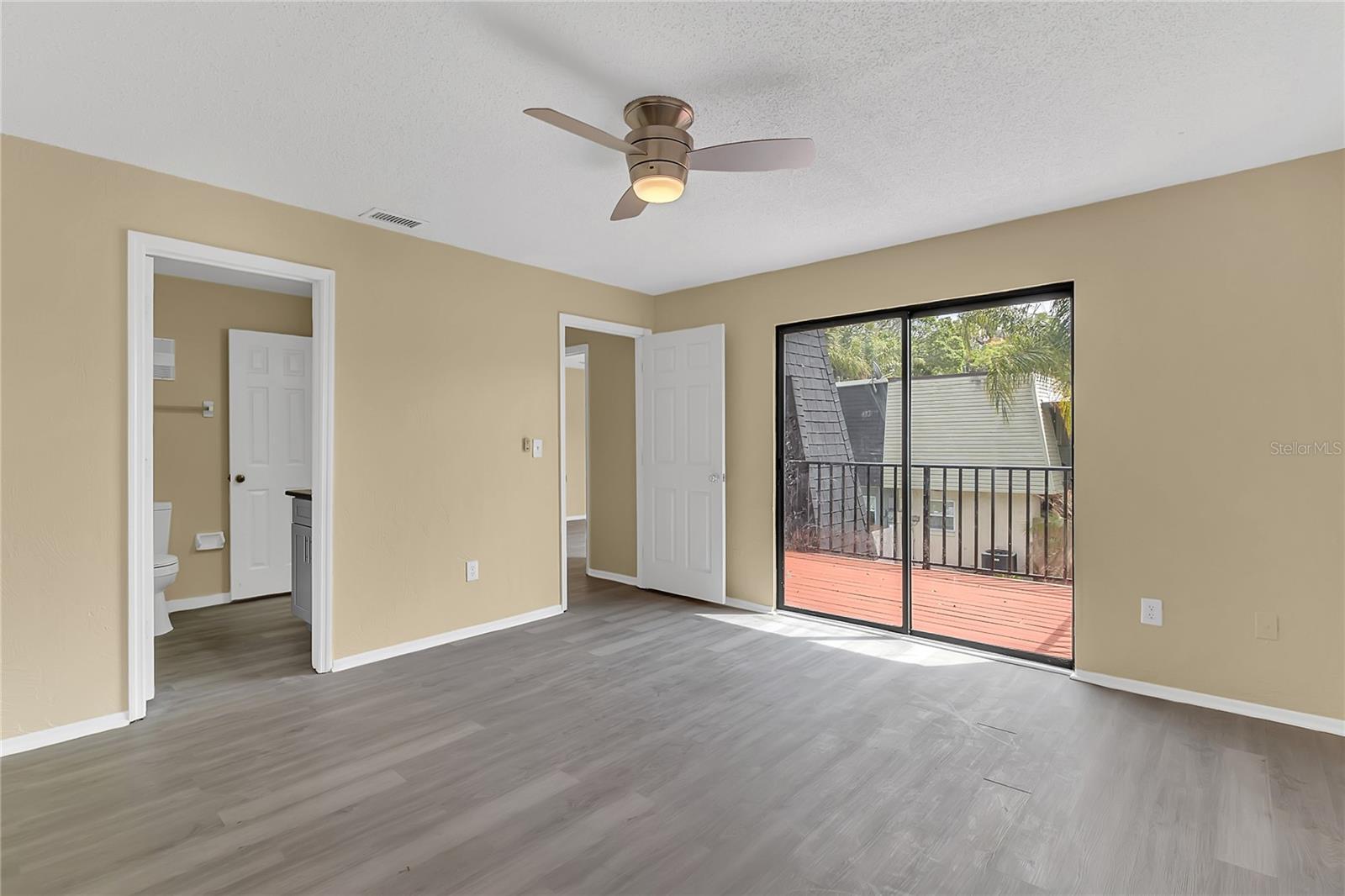 SPRINGWOD SQUARE - Residential