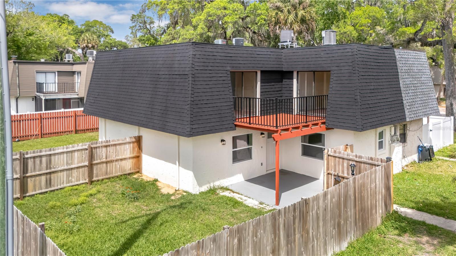 SPRINGWOD SQUARE - Residential