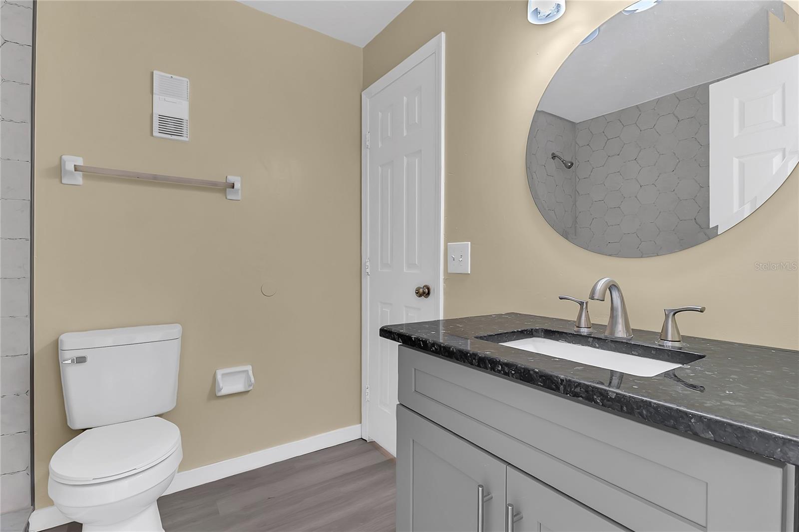 SPRINGWOD SQUARE - Residential