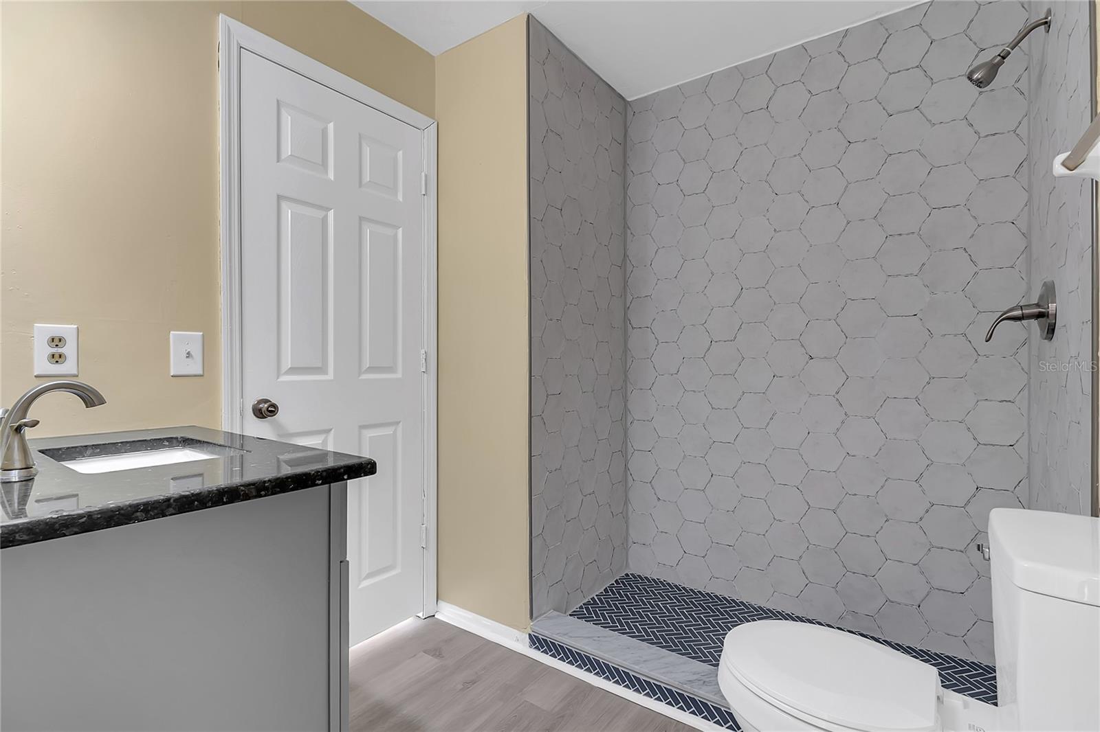 SPRINGWOD SQUARE - Residential