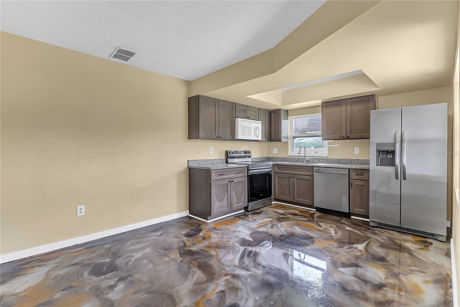 SPRINGWOD SQUARE - Residential