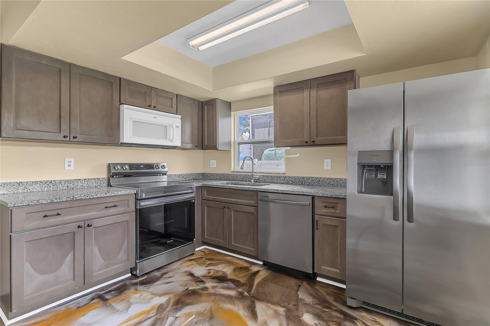 SPRINGWOD SQUARE - Residential