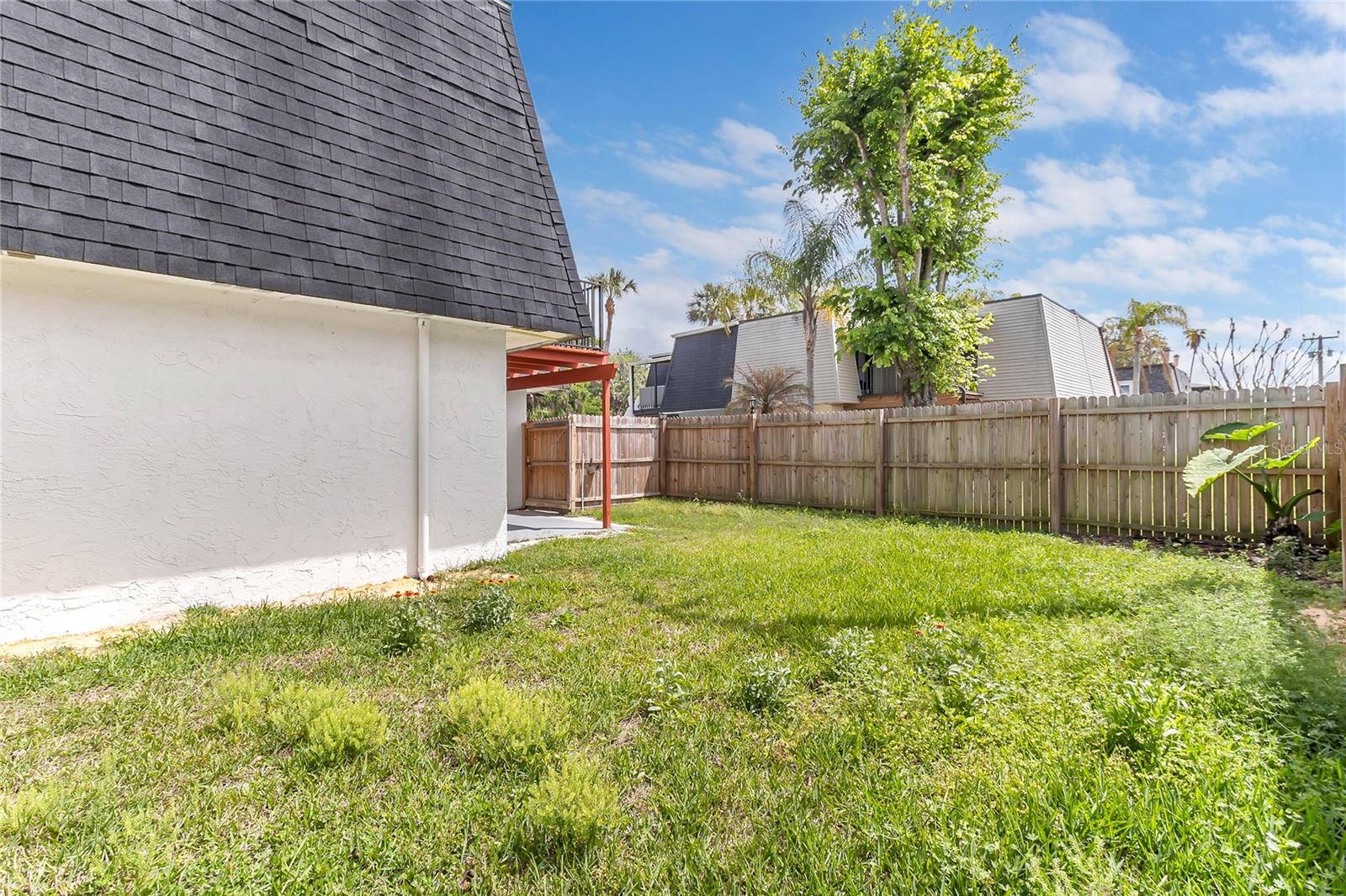 SPRINGWOD SQUARE - Residential