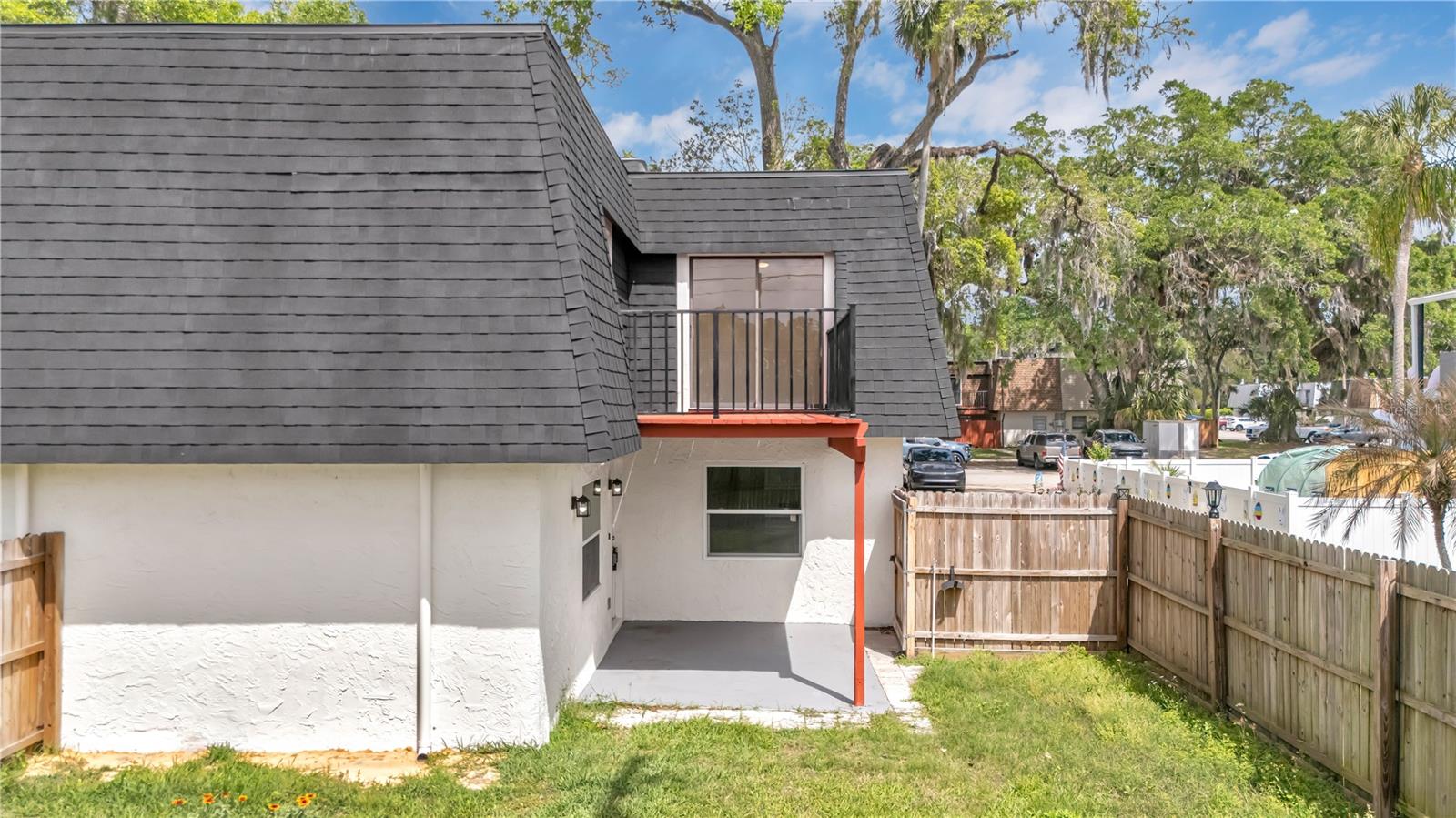 SPRINGWOD SQUARE - Residential