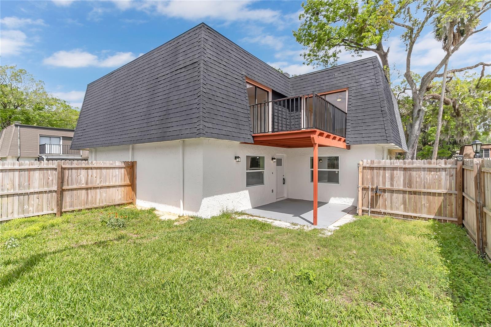 SPRINGWOD SQUARE - Residential