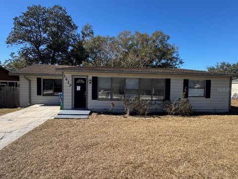 Photo of 1412 N Garfield Avenue, Deland, FL 32724 (MLS # O6382458)