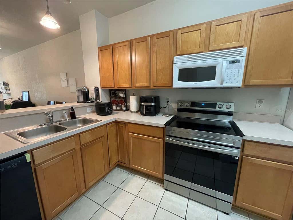Photo of 905 NW 21st Avenue #905, Gainesville, FL 32609 (MLS # GC540948)
