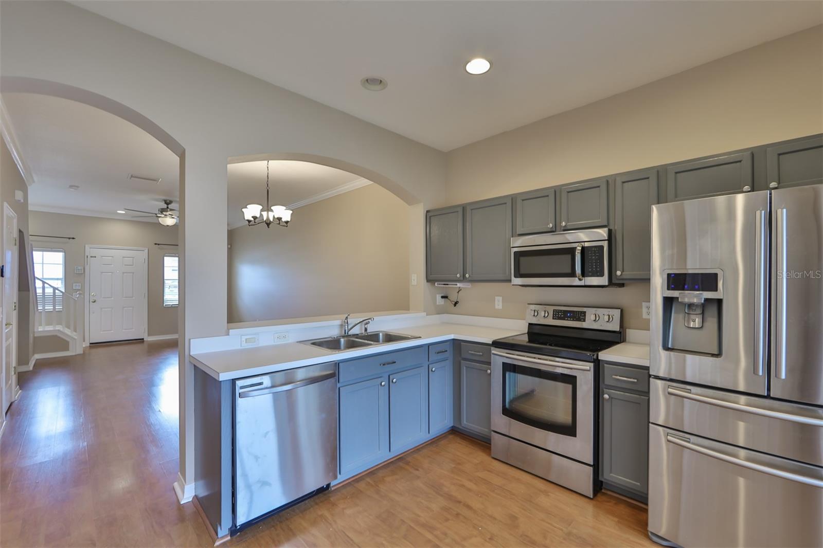 KINGS LAKE TWNHMS - Residential Lease