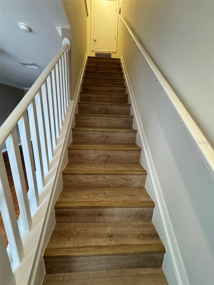 KINGS LAKE TWNHMS - Residential Lease