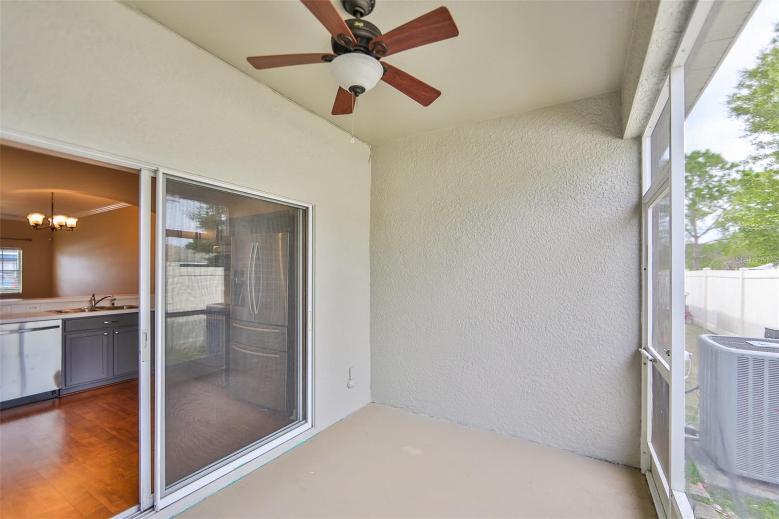 KINGS LAKE TWNHMS - Residential Lease