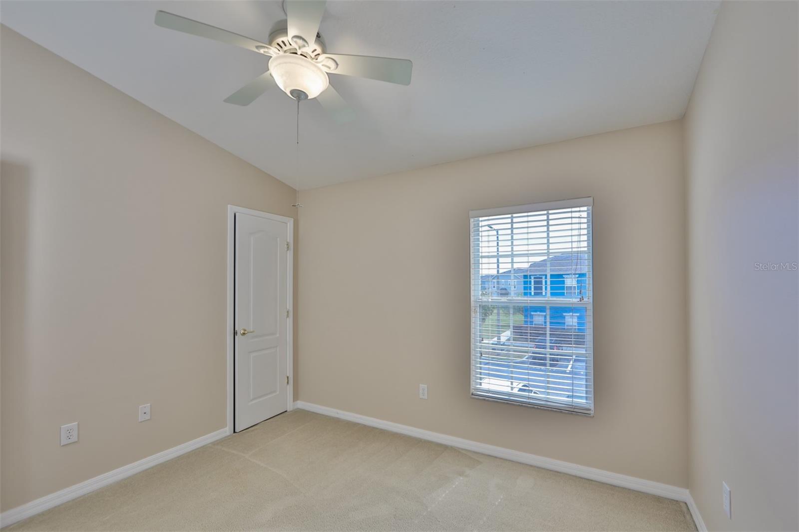 KINGS LAKE TWNHMS - Residential Lease