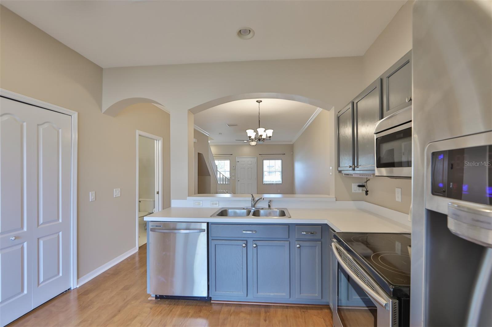 KINGS LAKE TWNHMS - Residential Lease