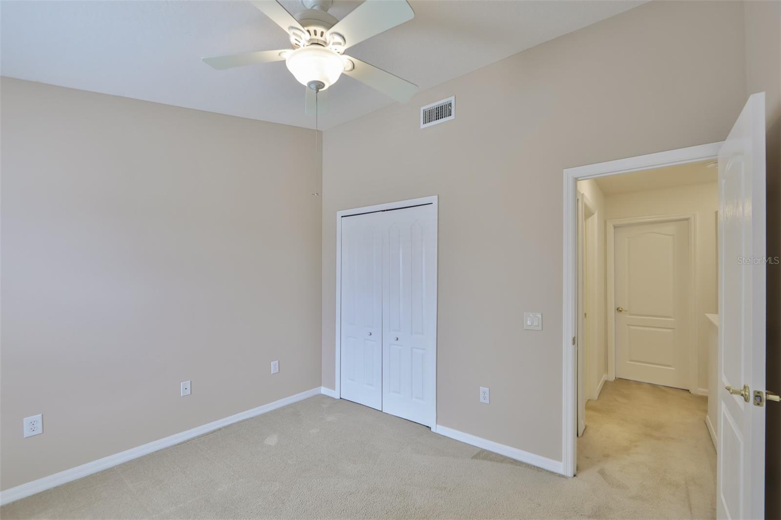 KINGS LAKE TWNHMS - Residential Lease