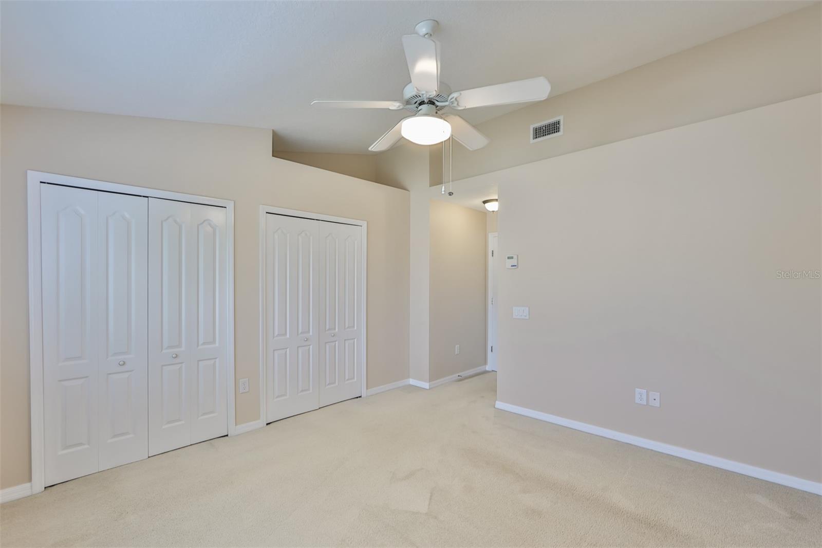 KINGS LAKE TWNHMS - Residential Lease