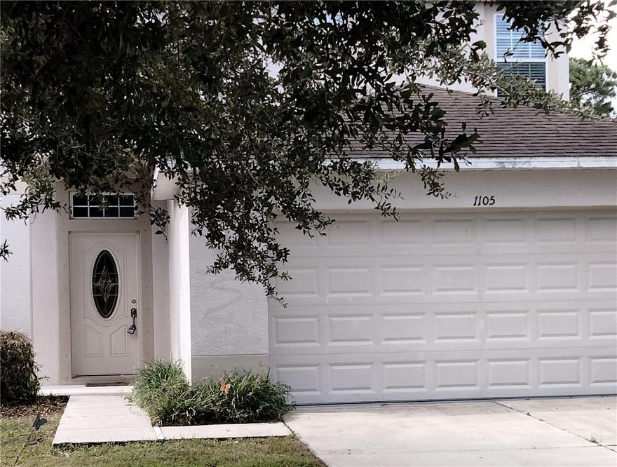 ? Beautiful 4-Bedroom Home in College Chase – Pool Community! ?
Don’t miss this rare opportunity to rent a stunning, move-in-ready home in the desirable Ruskin community of College Chase! Freshly painted and thoughtfully updated, this home offers comfort, style, and plenty of space for everyday living.
?? Features You’ll Love:
• Spacious kitchen with 42” wood cabinets, easy-care counters, stainless steel appliances, large pantry, and breakfast bar
• Luxury vinyl plank flooring on the main level, brand-new wood laminate upstairs, and a beautiful solid wood staircase
• Convenient half-bath on the first floor
• Large master suite with garden tub, stand-alone shower, dual sinks, and generous closet space
• Three additional bedrooms share a full bath with tub/shower combo
• Washer and dryer included in dedicated laundry room
• Attached two-car garage and large under-stair storage closet
• Covered back patio—perfect for relaxing with your morning coffee
• Enjoy the community pool just steps away!
?? Requirements:
• Background check, and eviction history required
• Applicants with previous issues in these areas will not be considered
• Verifiable income must equal or exceed 3x monthly rent
If you’re looking for a clean, updated home in a friendly community with great amenities—this is it!