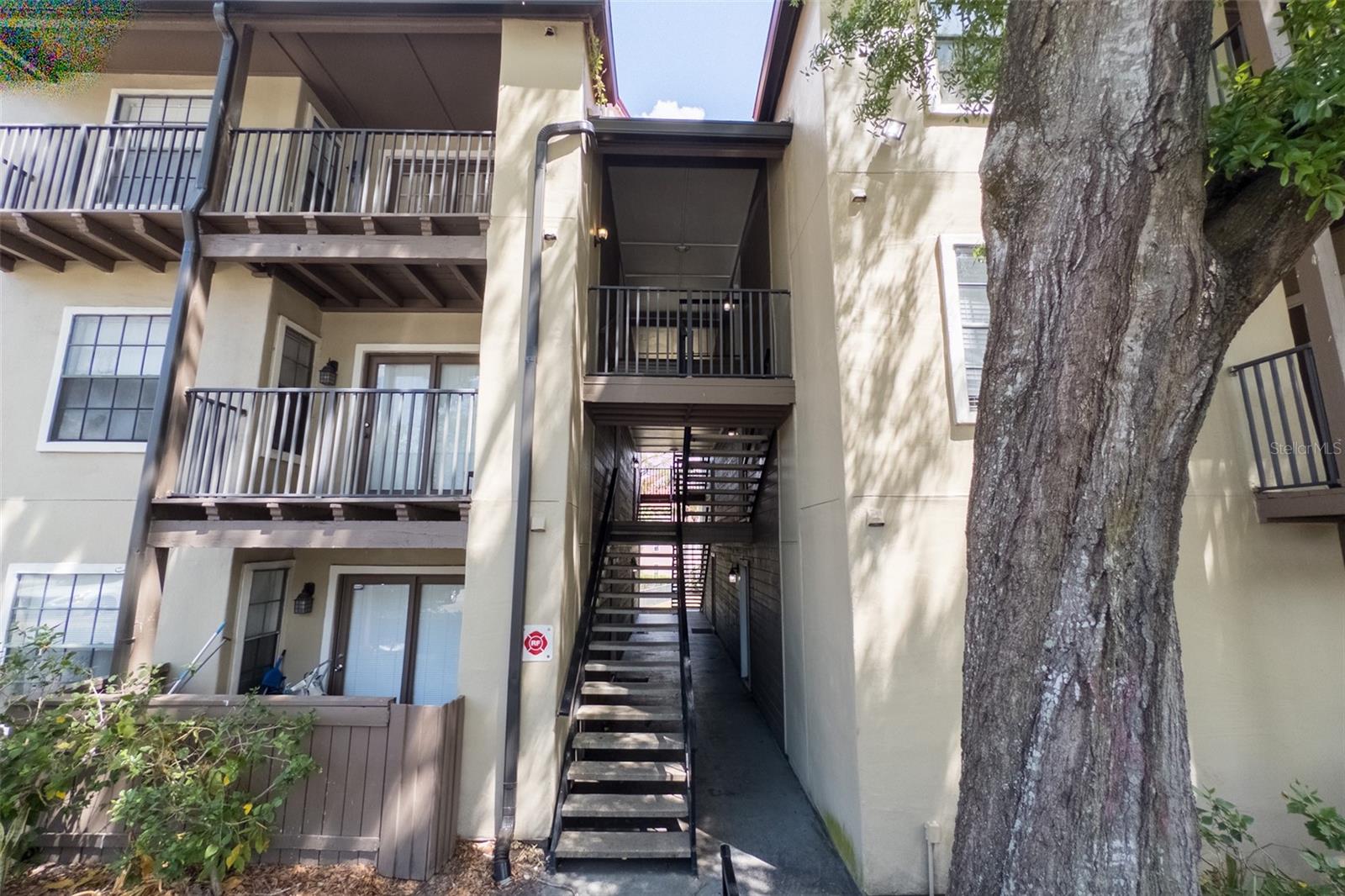 Beautifully renovated 1 bed, 1 bath condo located on the first floor at the highly sought-after Oasis at Pearl Lake in Altamonte Springs. This spacious unit features an open floor plan with separate dining and living areas, all laminate and tile flooring (no carpet), a modern kitchen with energy-efficient appliances, granite countertops, LED lighting, and updated wood cabinets. The living room opens to a private, enclosed patio with approximately 55 square feet of outdoor space, plus a 15-square-foot storage room, perfect for relaxing or extra storage. The unit also includes a washer and dryer, a spacious walk-in closet in the bedroom. Set in a gated community with lush landscaping, this condo offers resort-style amenities including a large clubhouse, media center, pool overlooking Pearl Lake, tennis courts, outdoor picnic and grill areas, and a fully equipped fitness center. Conveniently located close to shopping, dining, major highways, and just 15 minutes from Downtown Orlando.