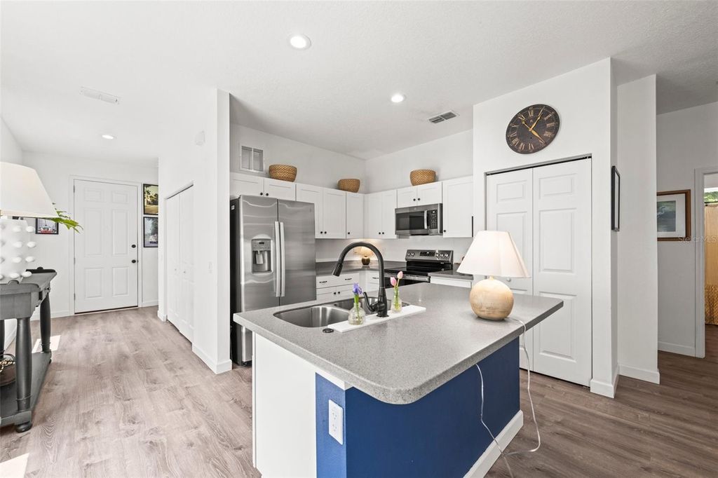 Photo of 1800 Little Bird Court, Sarasota, FL 34235 (MLS # A4647393)