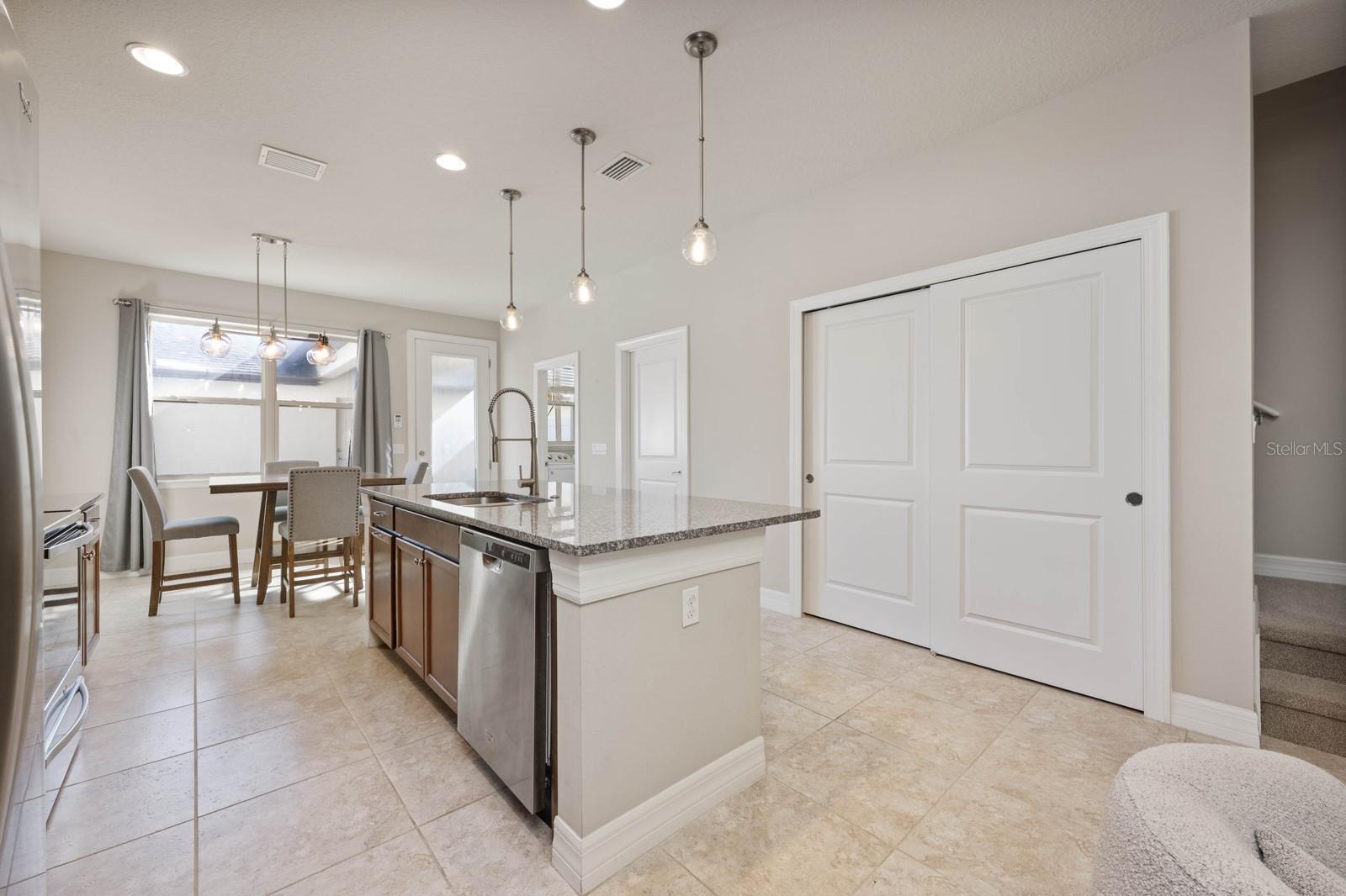 LAKEVIEW POINTE/HORIZON WEST P - Residential