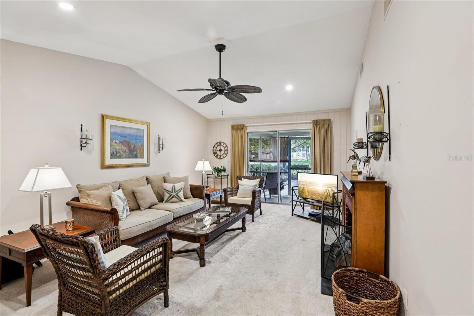 BAY TOWNE - Residential