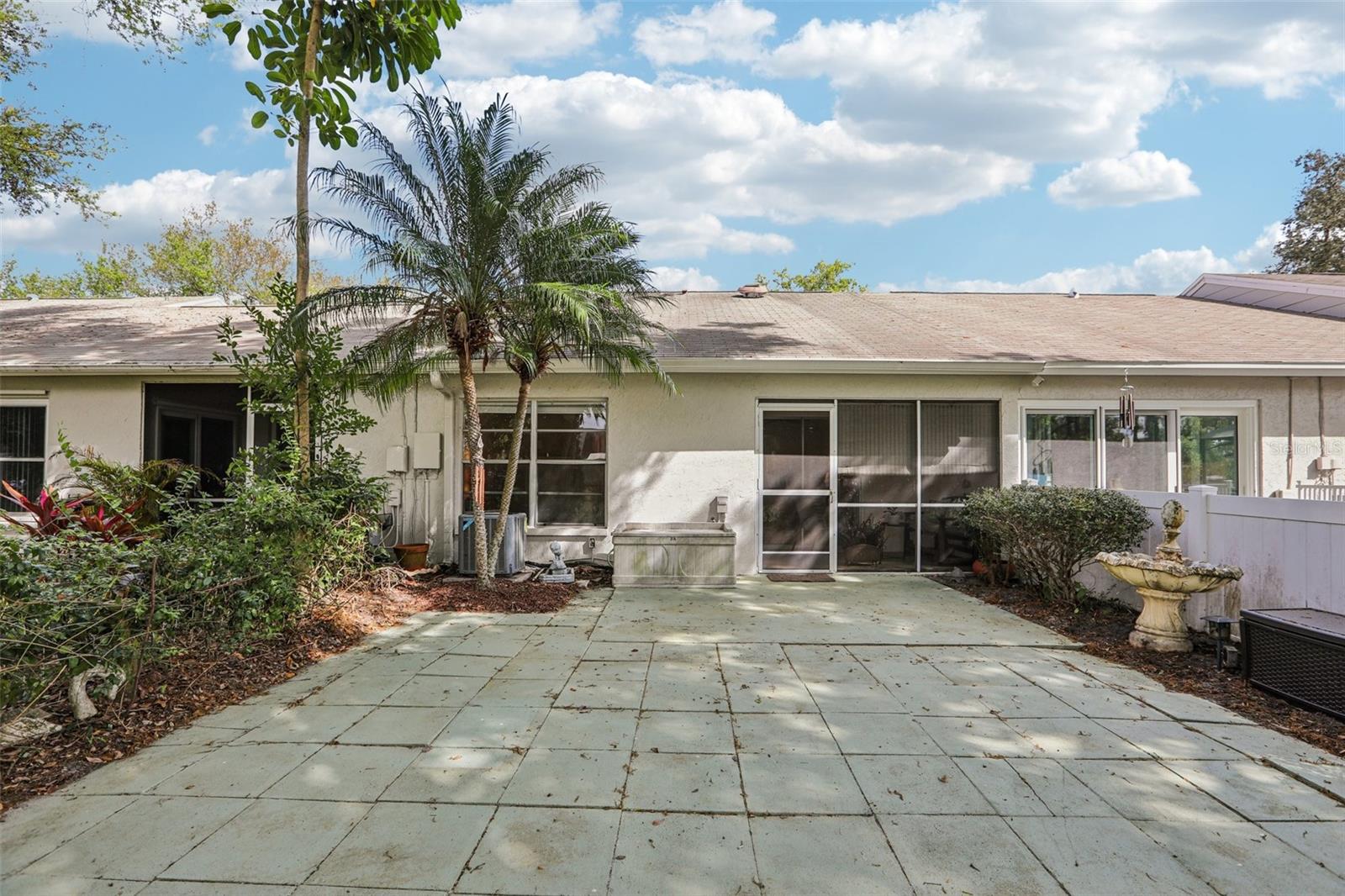 BAY TOWNE - Residential